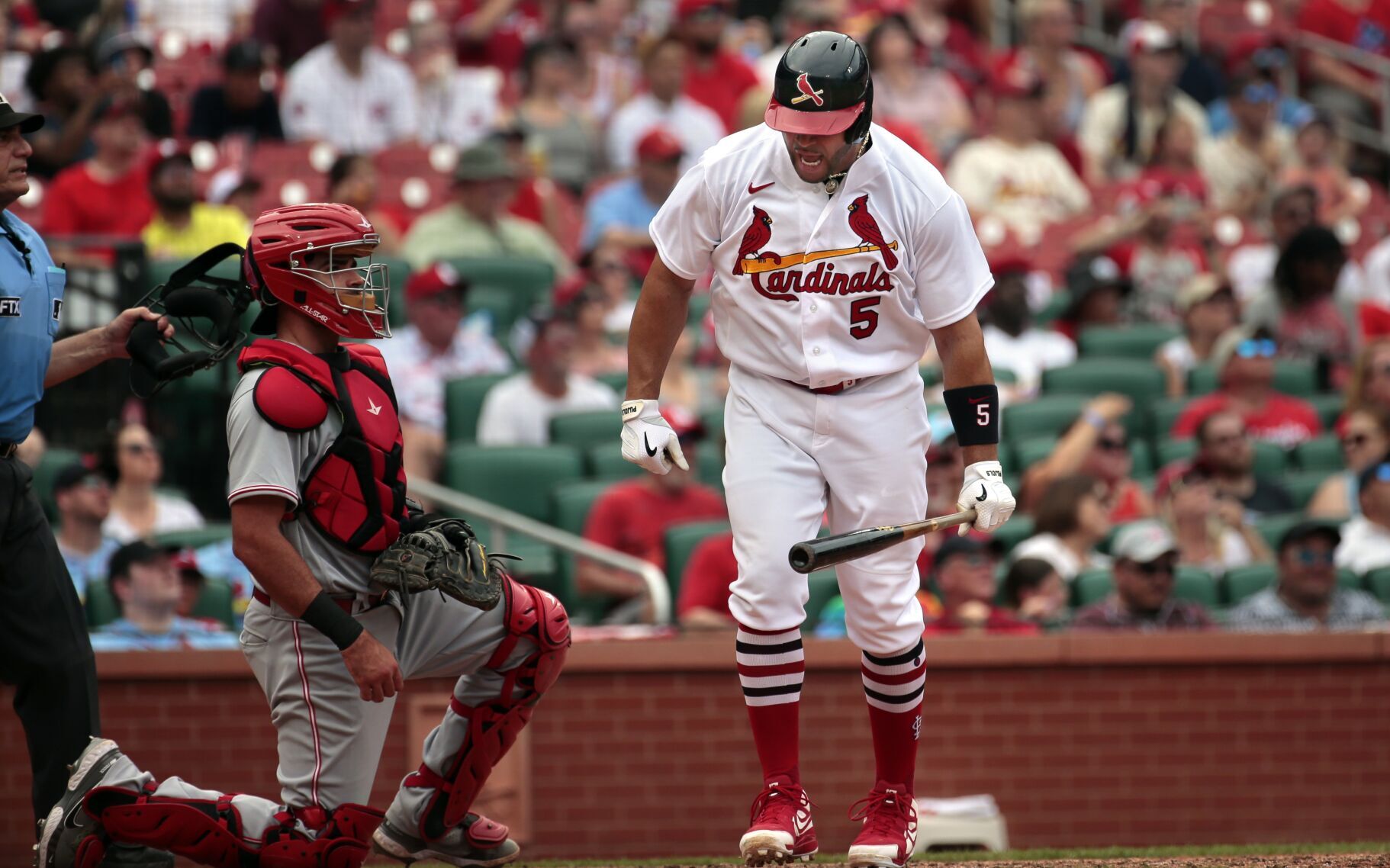 Cardinals fall to Reds 7-6